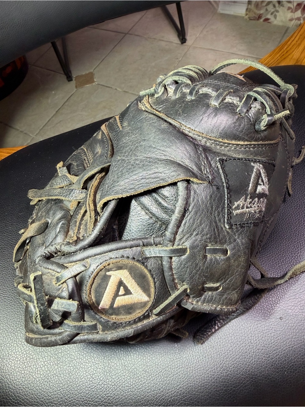 Akadema APP240 ProSoft Series 33.5” Catcher’s Mitt Black Leather